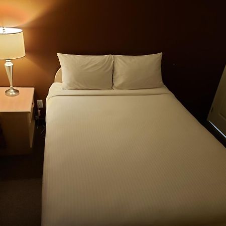 Shemron Suites Hotel Deep River Екстериор снимка