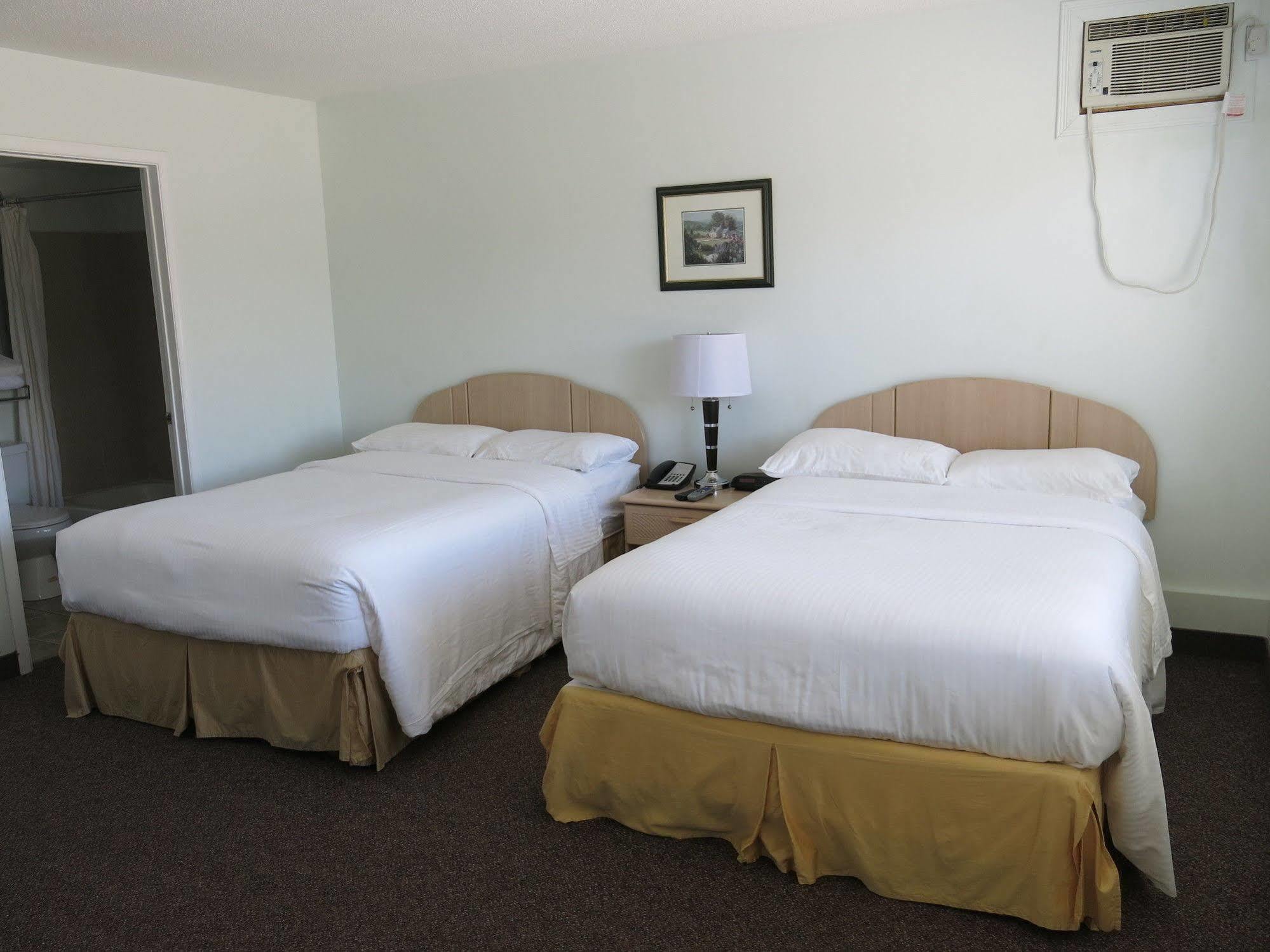 Shemron Suites Hotel Deep River Екстериор снимка