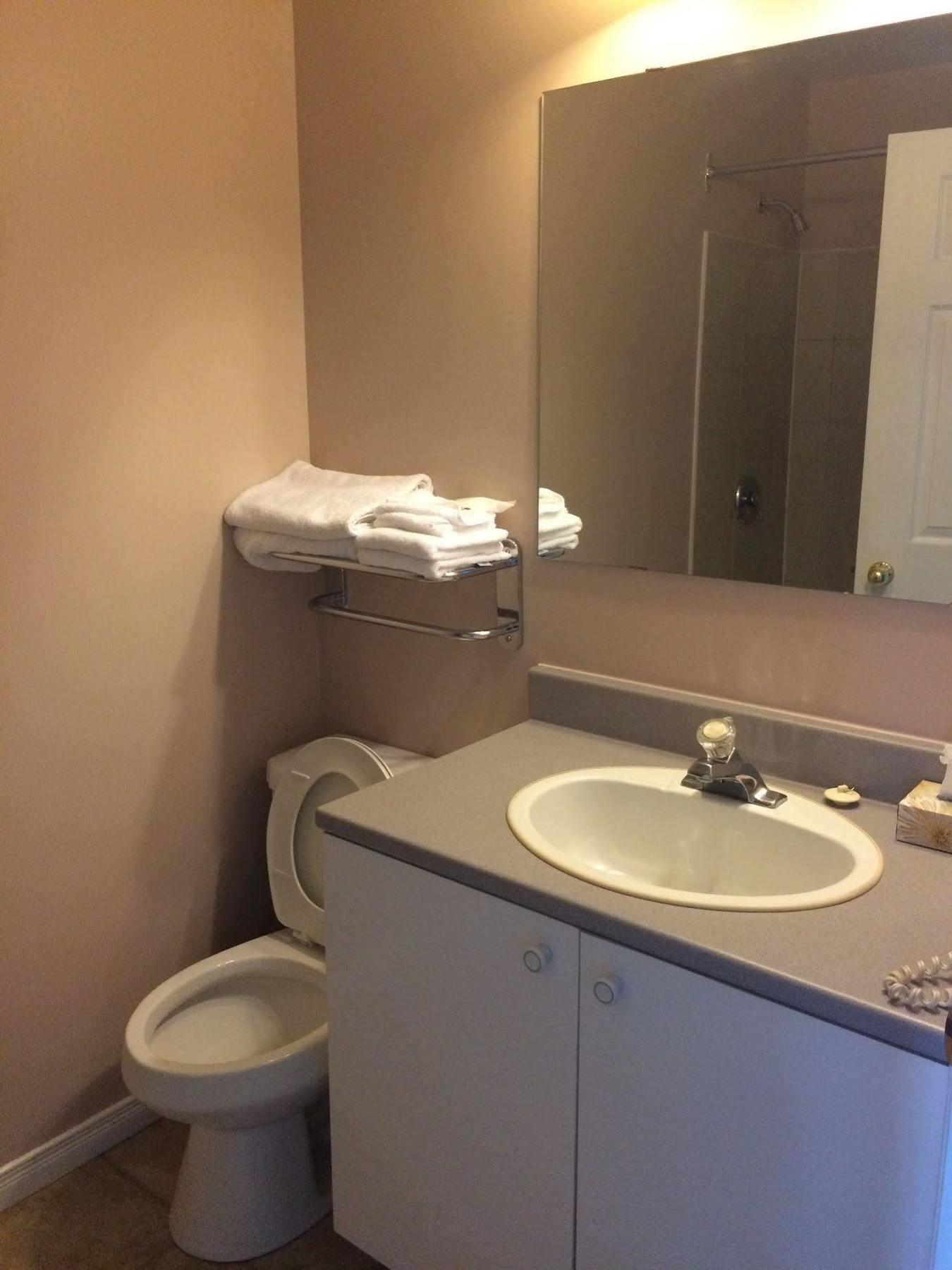 Shemron Suites Hotel Deep River Екстериор снимка