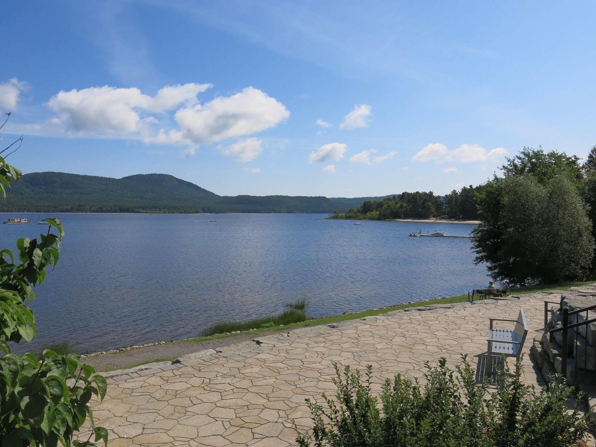 Shemron Suites Hotel Deep River Екстериор снимка