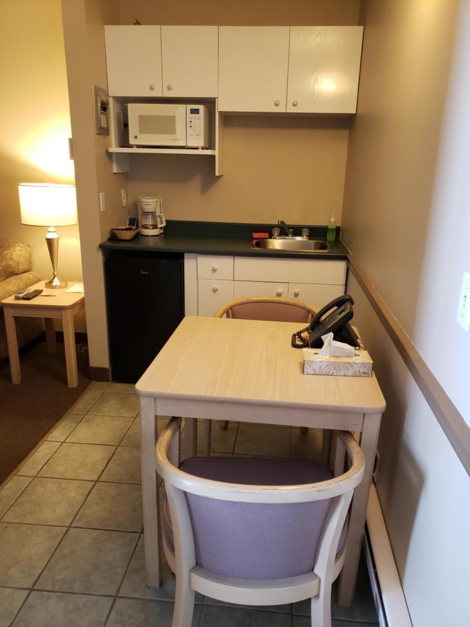 Shemron Suites Hotel Deep River Екстериор снимка