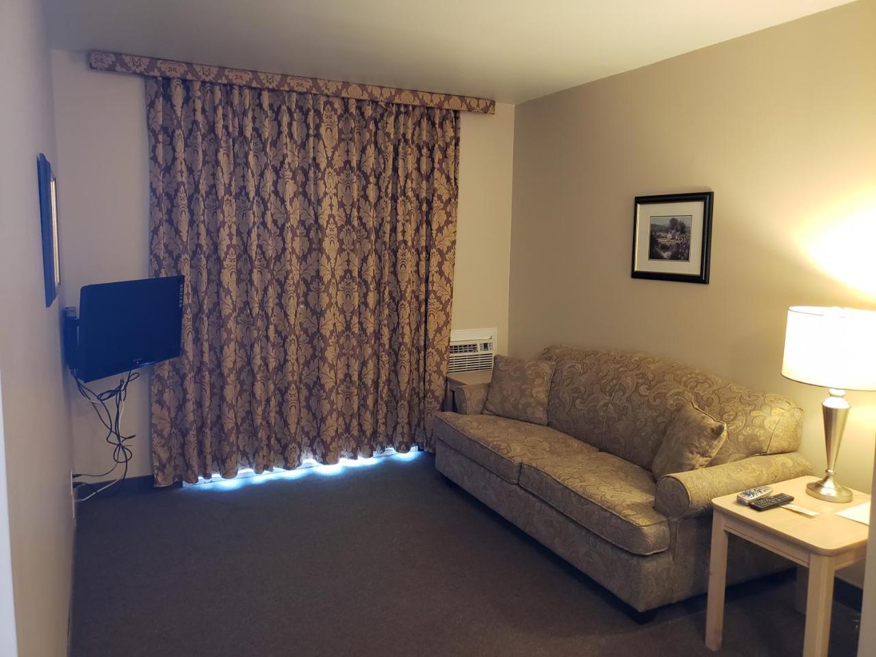 Shemron Suites Hotel Deep River Екстериор снимка