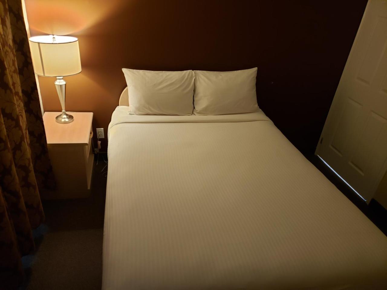 Shemron Suites Hotel Deep River Екстериор снимка