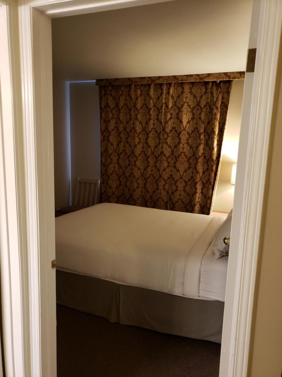 Shemron Suites Hotel Deep River Екстериор снимка