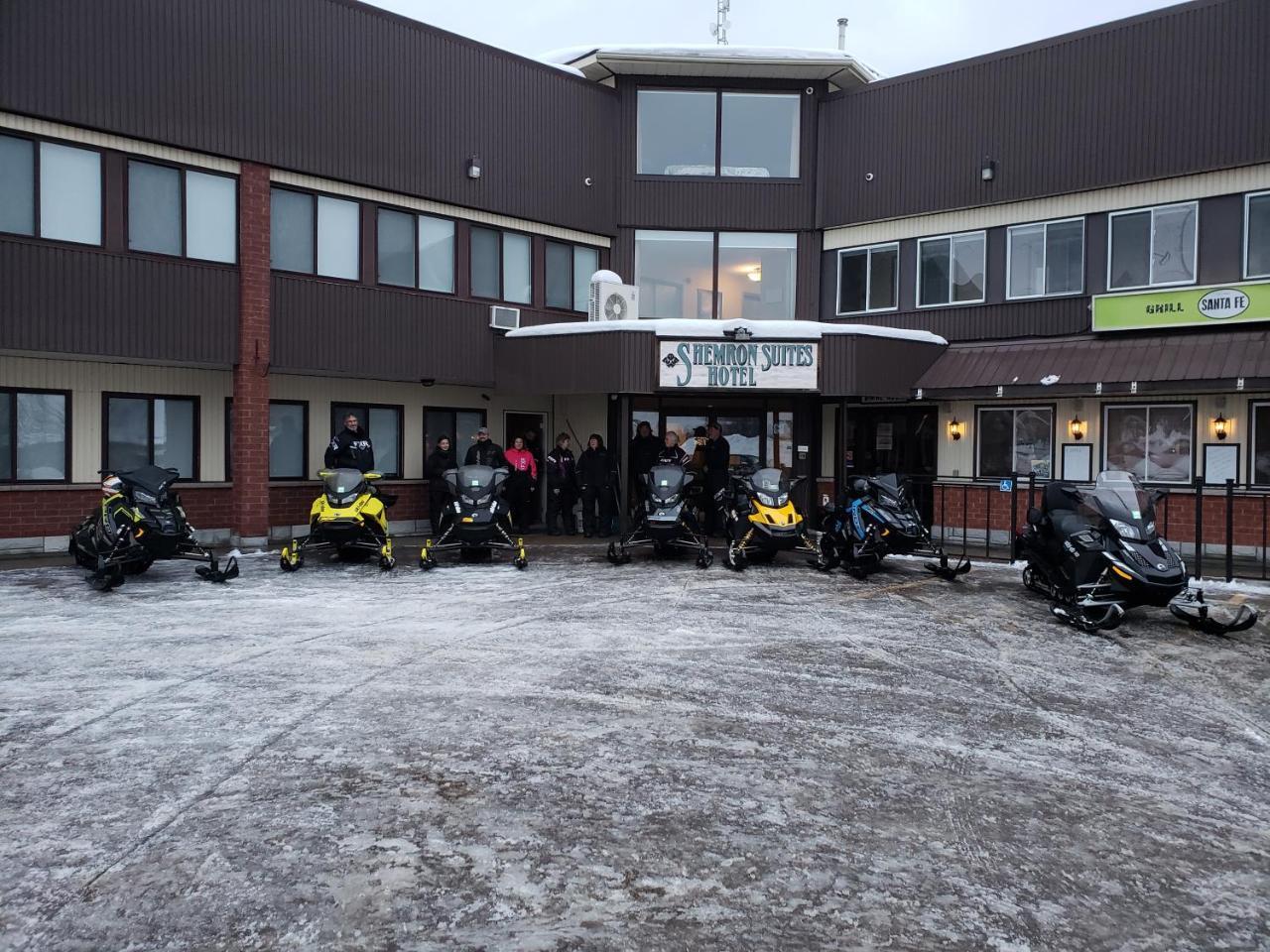 Shemron Suites Hotel Deep River Екстериор снимка