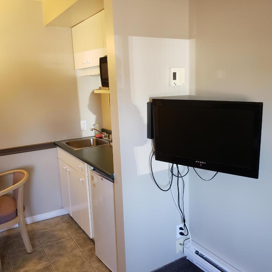 Shemron Suites Hotel Deep River Екстериор снимка