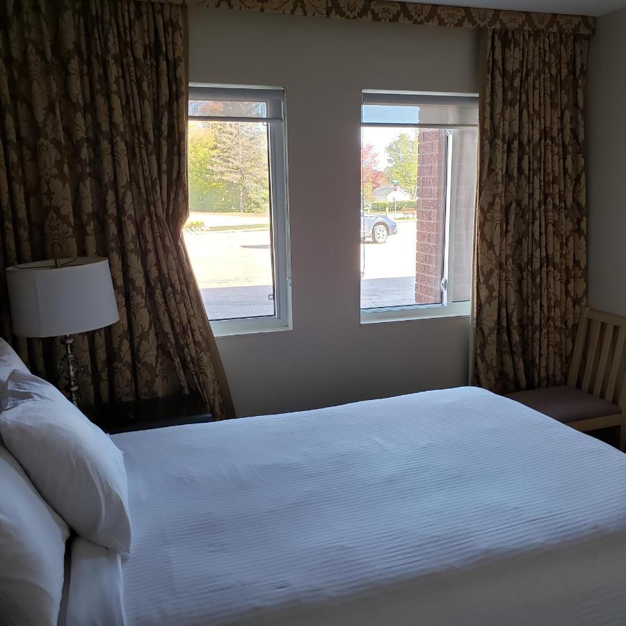 Shemron Suites Hotel Deep River Екстериор снимка
