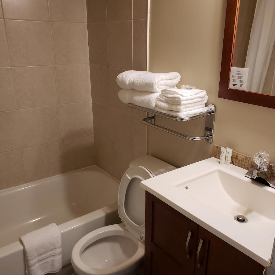 Shemron Suites Hotel Deep River Екстериор снимка